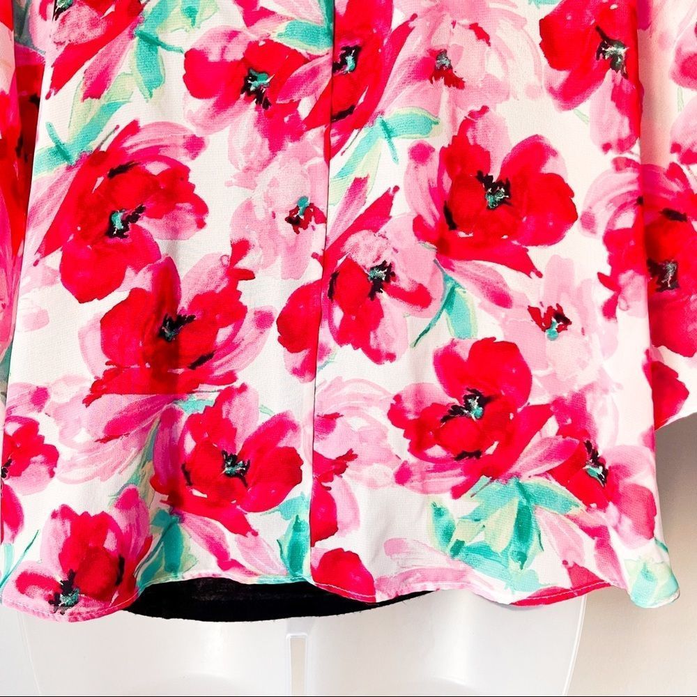 🌺 FAITH AND JOY | Floral Blouse with Black Tank - Picture 8 of 10